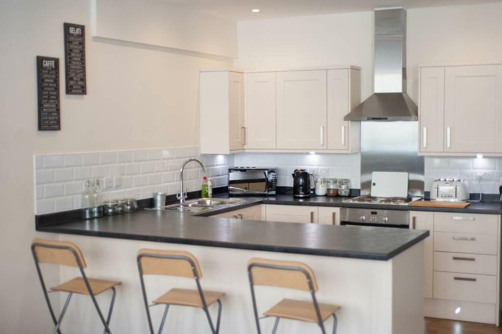 بريستول The Broadmead Forest - Spacious City Centre 3Bdr Apartment المظهر الخارجي الصورة