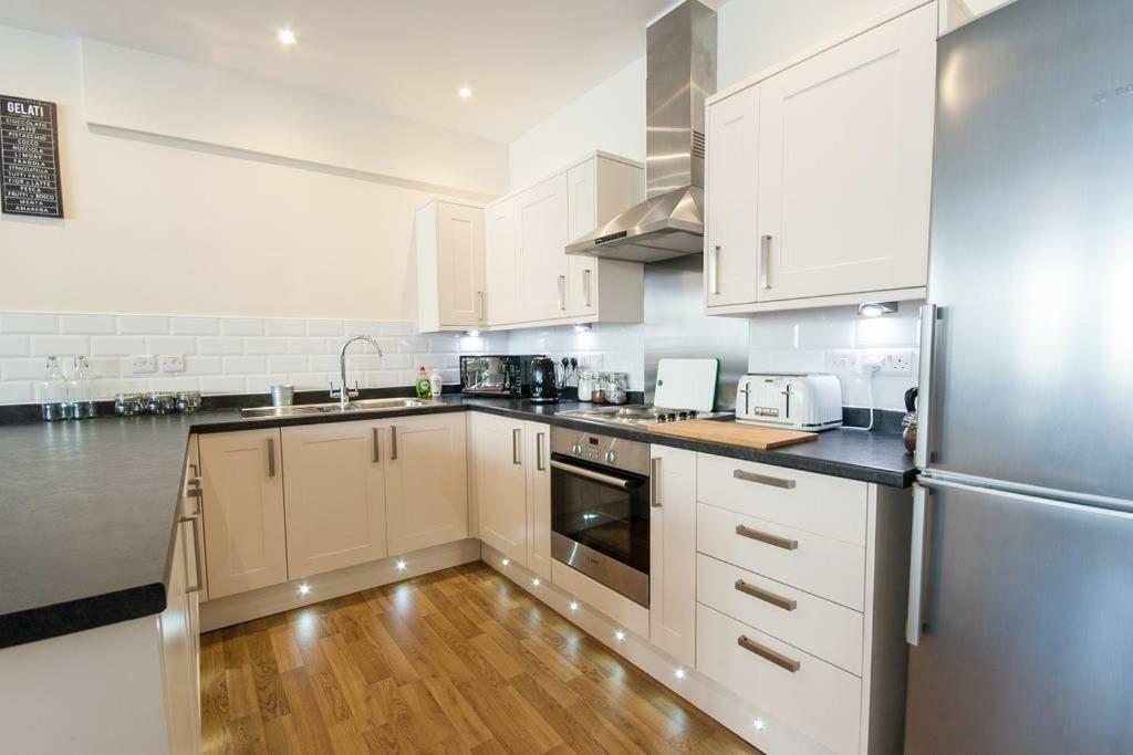 بريستول The Broadmead Forest - Spacious City Centre 3Bdr Apartment المظهر الخارجي الصورة
