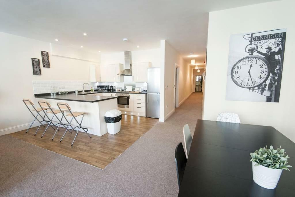 بريستول The Broadmead Forest - Spacious City Centre 3Bdr Apartment المظهر الخارجي الصورة
